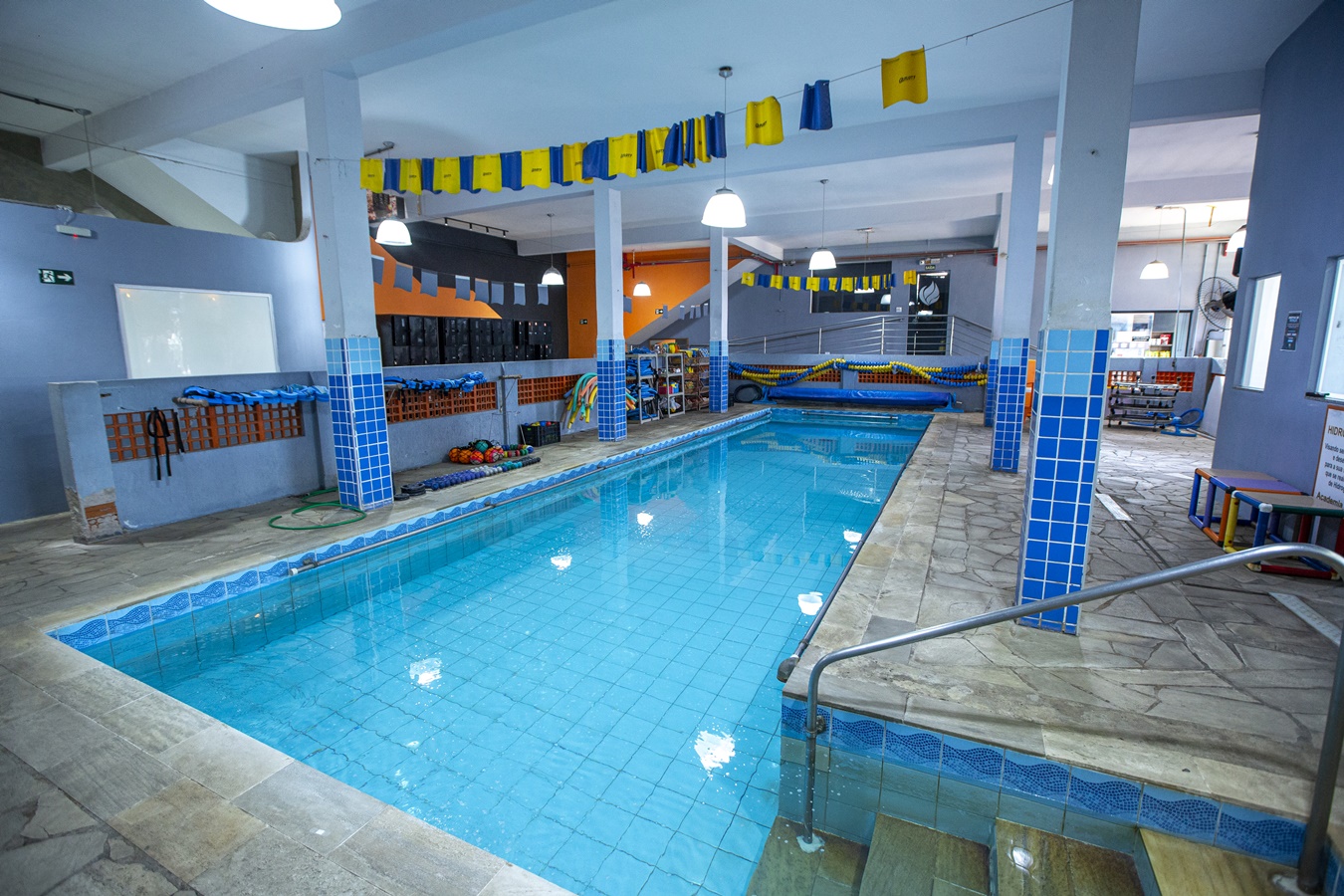 Piscina aquecida da S1 Academia